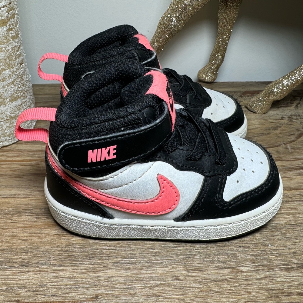 Girls Nike Sneaker Girls Size 5C